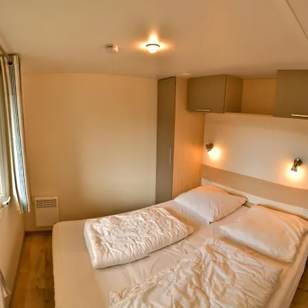 Am Waldrand - Mobilheim Pacifique Fuer 4 Personen - Enzian * נוישטאדט אין הולשטיין